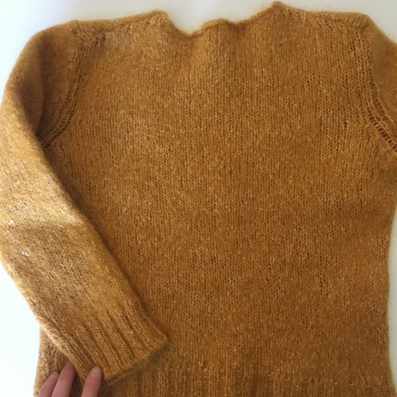 Cropped Valentino Sweater - Picture 5 of 9
